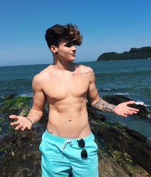 Oh Yes! I Really Do Like Them Shirtless 597531cb5a436.jpg