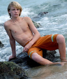 Still Love 'em Shirtless 59784e22301d7.jpg