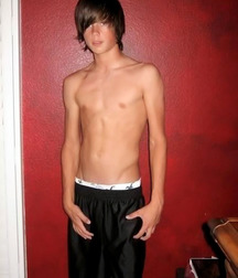 The Shirtless Boys Are Back! 59a9cdd6a6673.jpg