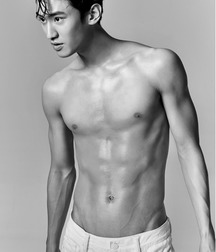 Monochrome Returns 59b68fa1de3fd.jpg