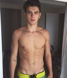 Still Shirtless to Show Off Those Chests 59b7d71f82def.jpg