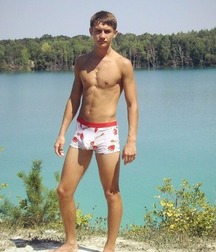 Topless Boys 59bbf6d51b88e.jpg