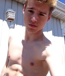 Topless Boys 59bbf6d712595.jpg