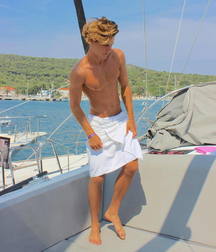 Topless Boys 59bbf6f5cbb82.jpg