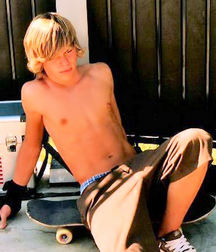 Topless Boys 59bbf706efceb.jpg