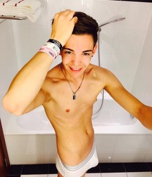 Topless Boys 59bbf70921dec.jpg