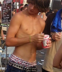 More Topless Boys 59c121fccd20d.jpg