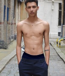 Yet More Topless Boys 59c7b031af8db.jpg