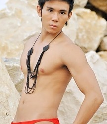 These Topless Boys Are Everywhere! 59ca7980acf1f.jpg