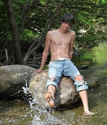 These Topless Boys Are Everywhere! 59ca79b6247c4.jpg