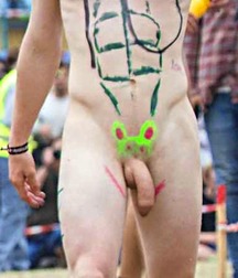 Public Nudity 59cb8b46146ce.jpg