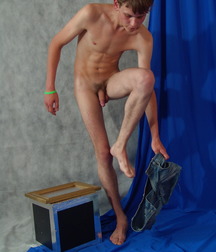Hot Boys 1 59d2451bbf3ca.jpg