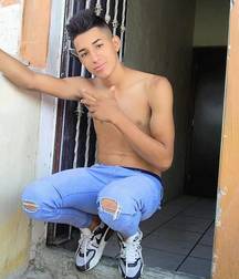 Topless Boys 59db77986b8b0.jpg