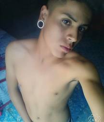 Topless Boys 59db7799450a5.jpg