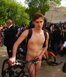 Public Nudity (Bikes) 59f4a77f63df6.jpg