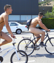 Public Nudity (Bikes) 59f4a78782171.jpg