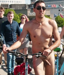 Public Nudity (Bikes) 59f4a78fa7fe8.jpg