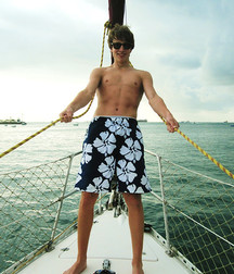 Keep Those Shirts Off! 59f9b527d84e5.jpg
