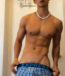 Keep Those Shirts Off! 59f9b55d65f50.jpg
