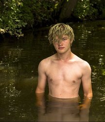 We Don't Need a Shirt! 5a18033931bc6.jpg
