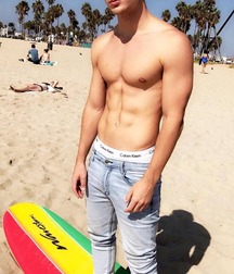 We Don't Need a Shirt! 5a180367e86ff.jpg