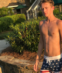 We Don't Need a Shirt! 5a1803720dbf9.jpg