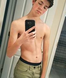 Simply Shirtless 5a47522164021.jpg