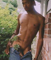 love the dark skin 5dd117e9125da.jpg
