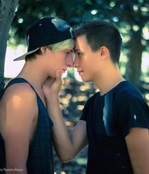 Cute Kissing Boys 58c96fef016c3.jpg