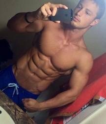 Nice set of selfies, hunks 3 586a1e0180065.jpg