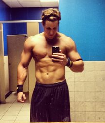 Nice set of selfies, hunks 3 586a1e4272008.jpg