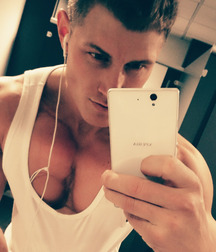 Nice set of selfies, hunks 4 586a1f3ddb46b.jpg
