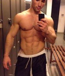 Nice set of selfies, hunks 4 586a1f54de558.jpg