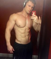 Nice set of selfies, hunks 4 586a1f62413c9.jpg