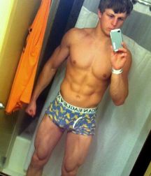 Nice set of selfies, hunks 4 586a1fa53f4ff.jpg