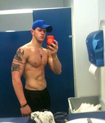 Nice set of selfies, hunks 5 586a200b885e0.jpg
