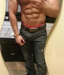 Nice set of selfies, hunks 6 586a216a7faa2.jpg