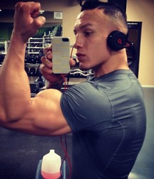 Nice set of selfies, hunks 6 586a21c19b974.jpg