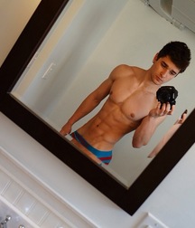 Nice set of selfies, hunks 6 586a21c49cc26.jpg