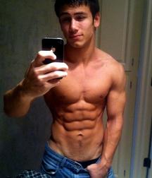 Nice set of selfies, hunks 6 586a21c57e75e.jpg