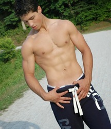 20170107 xable shirtless 5870bd0becf65.jpg
