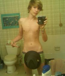 Shirtless boys from net 5874baeb05da8.jpg