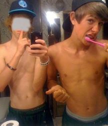 Mirror and selfies 587a2ea01e517.jpg