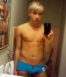 Mirror and selfies 587a2eab0ea3e.jpg