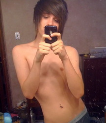 Mirror and selfies 587a2ed453ff2.jpg