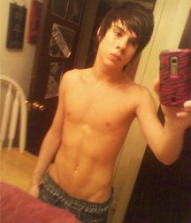 Mirror and selfies 587a2f4035a8f.jpg