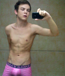 Selfies and mirror 58946c3cdf84f.jpg