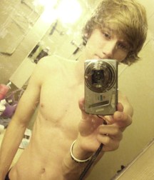 Selfies and mirror 58946c423b753.jpg