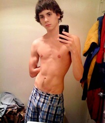 Selfies and mirror 58946c64b2074.jpg