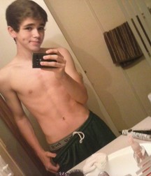 Selfies and mirror 58946c68c732d.jpg